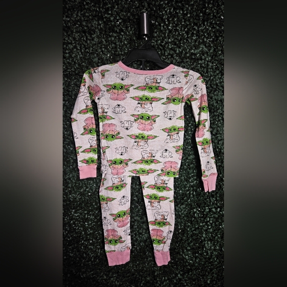 2 Matching Sets For The Price Of 1 !Pink and Green Baby Yoda Pajama Sets - Picture 4 of 6